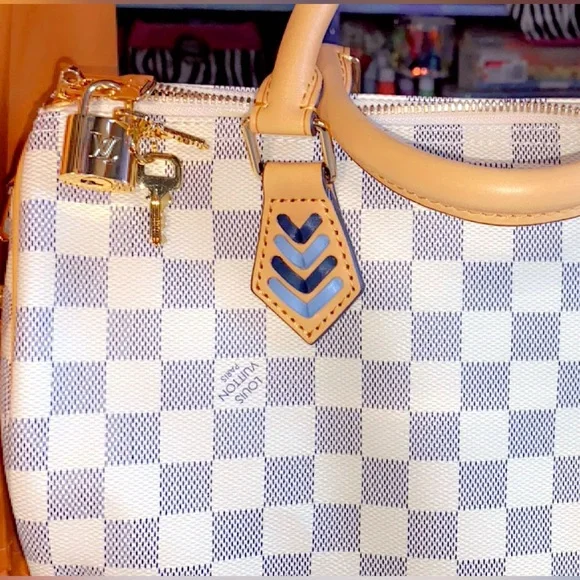 Louise Vuitton Damier Azur Purse, Brand New, “A MUST SEE.” - Picture 12 of 12